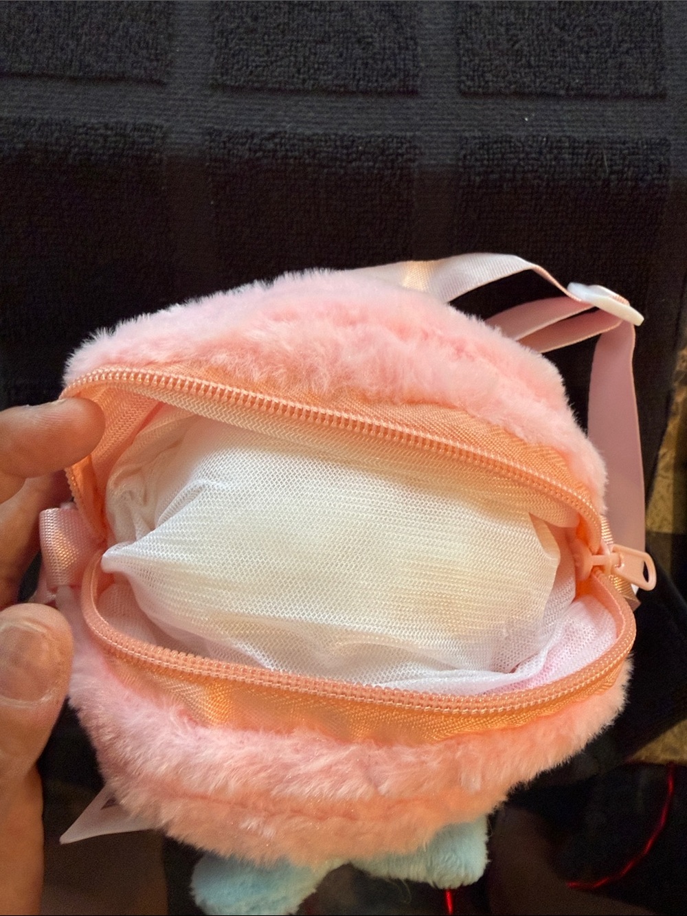 Sanrio My Melody Plush Crossbody Bag in Pink with Blue Bow - Picture 2 of 4